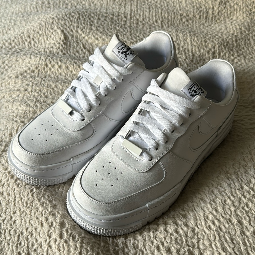 Nike Air Force 1 Pixel Size 7.5